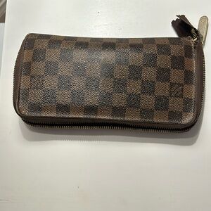 Louis Vuitton Zippered Wallet Used